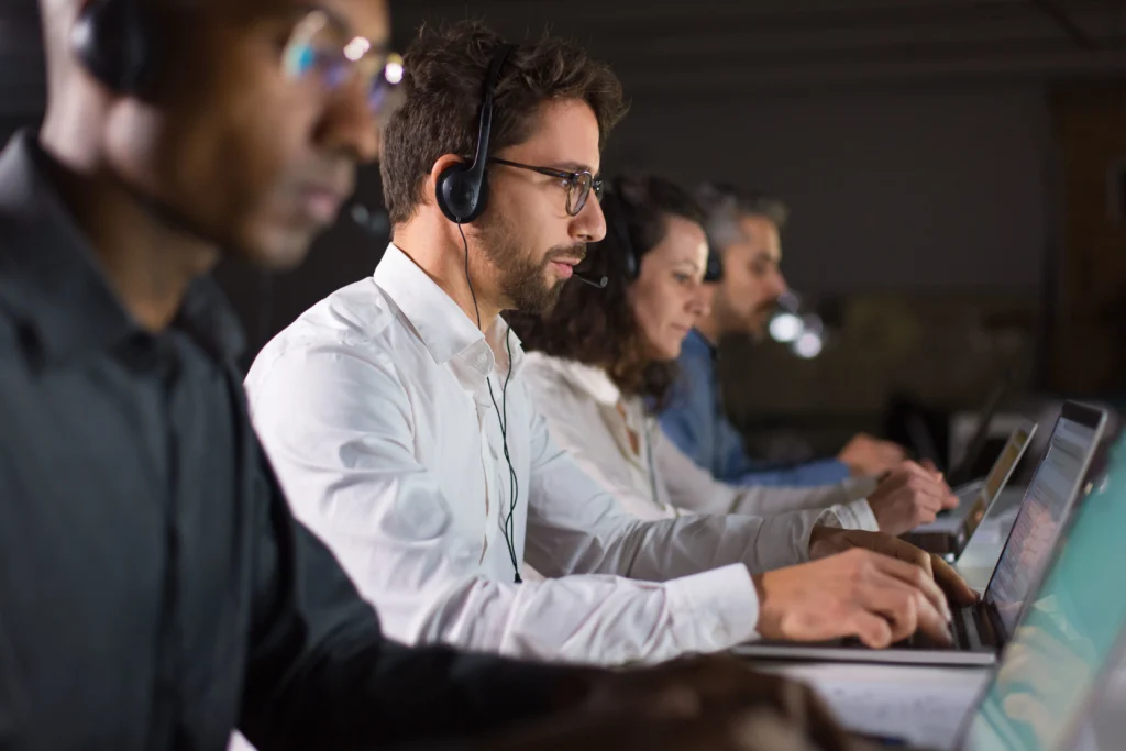 confident call center operator talking with client min ai in ecommerce
